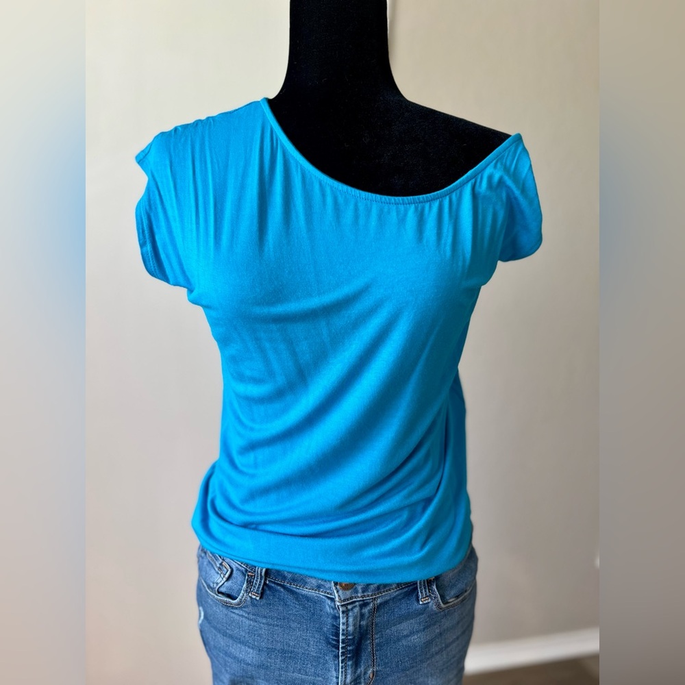 Elegant Azure Off-Shoulder Women's Top
